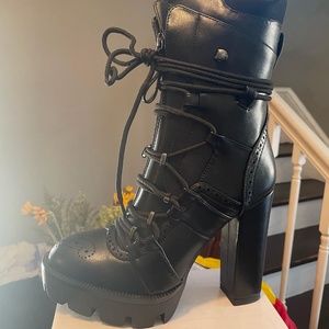 Akira Boots
